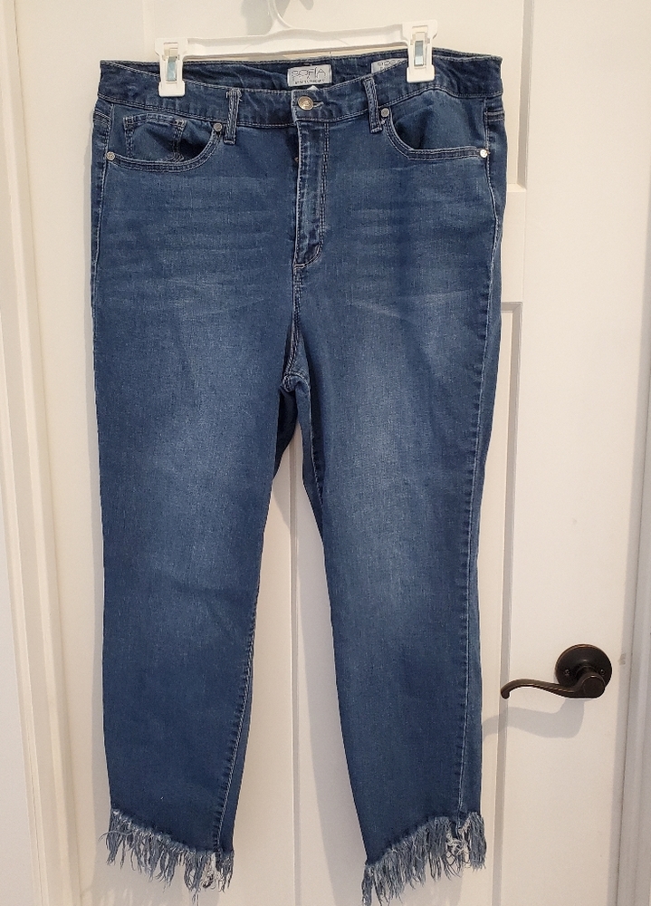 Sofia by Sofia Vergara Distressed Hem Blue Cropped Jeans